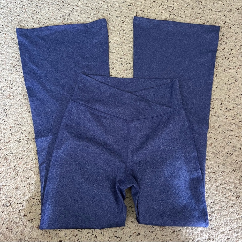 NWOT GAP Flare Leggings